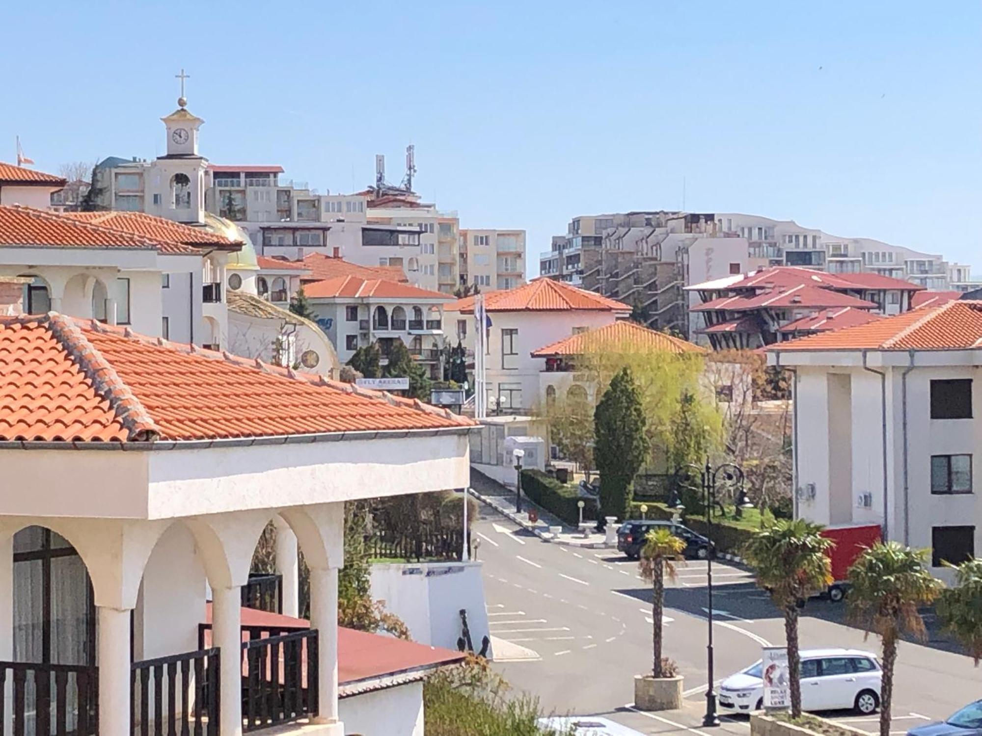 2 Bedroom Apartment Sveti Vlas With 2 Balconies And Sea Views ภายนอก รูปภาพ