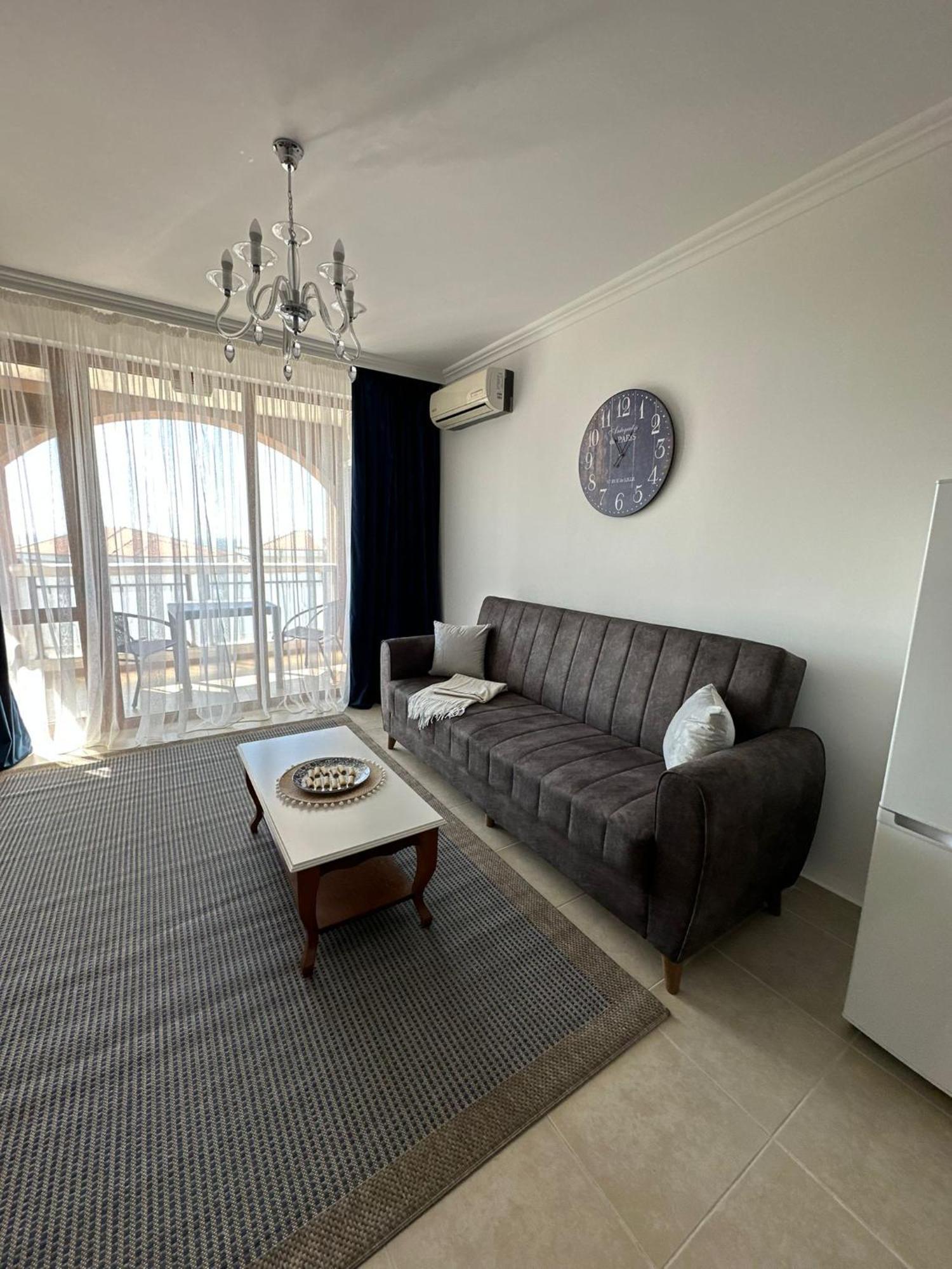 2 Bedroom Apartment Sveti Vlas With 2 Balconies And Sea Views ภายนอก รูปภาพ