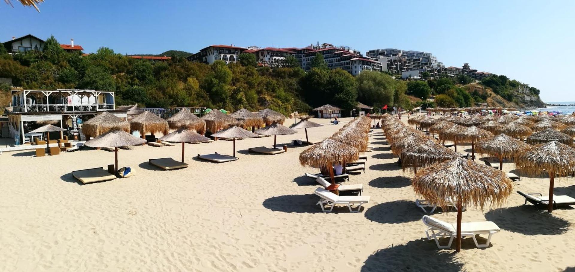 2 Bedroom Apartment Sveti Vlas With 2 Balconies And Sea Views ภายนอก รูปภาพ