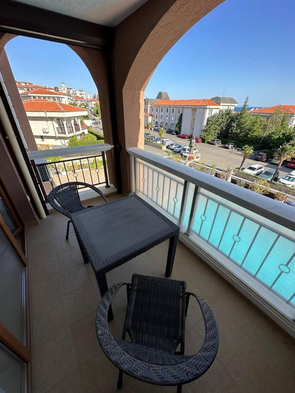 2 Bedroom Apartment Sveti Vlas With 2 Balconies And Sea Views ภายนอก รูปภาพ
