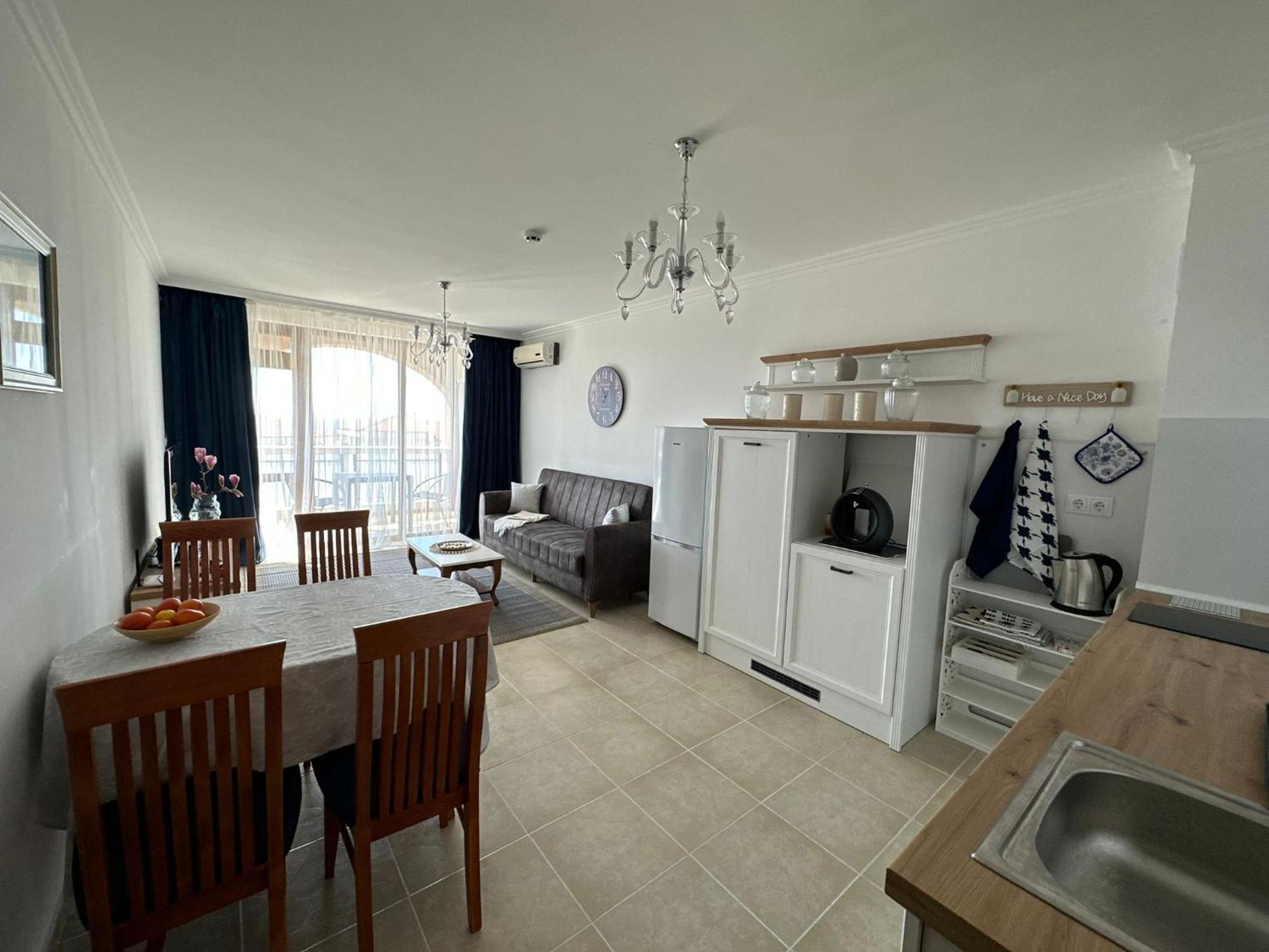 2 Bedroom Apartment Sveti Vlas With 2 Balconies And Sea Views ภายนอก รูปภาพ